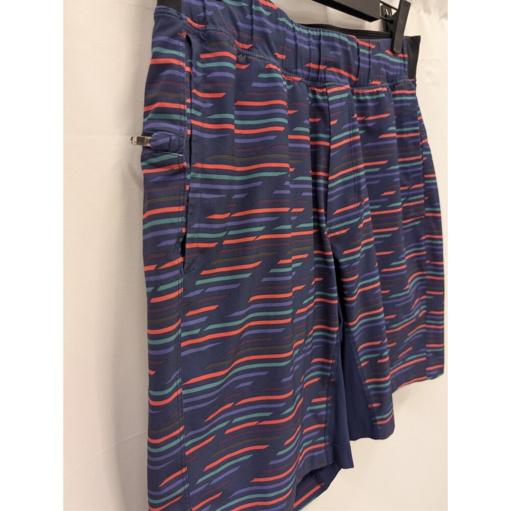 Lululemon T.H.E Short 9" *Size Medium* - Picture 2 of 9